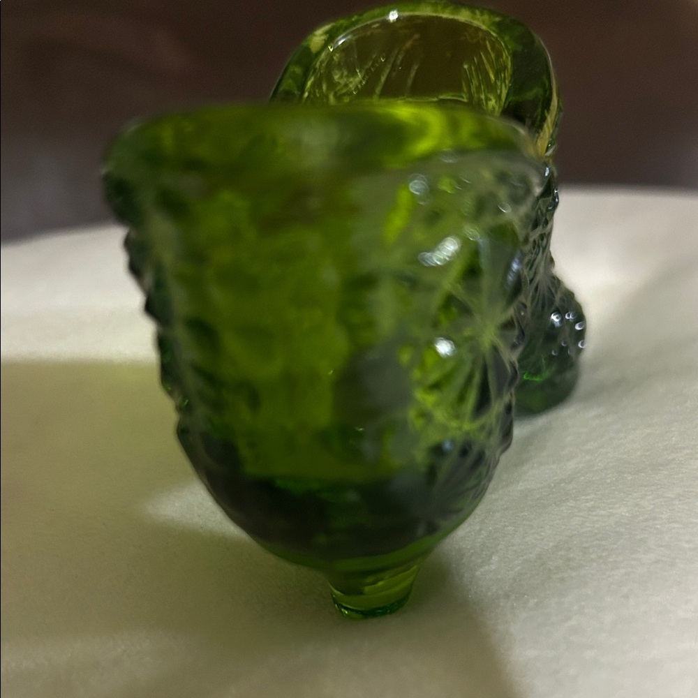 Fenton Art Glass shoe in green Daisy & Button pattern - Picture 4 of 8